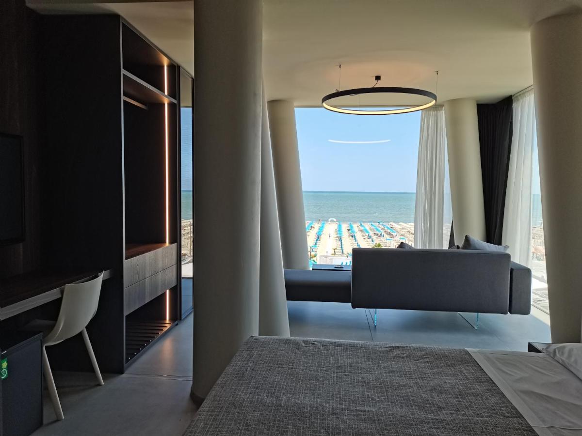 Hotel Commodore Cervia Dış mekan fotoğraf