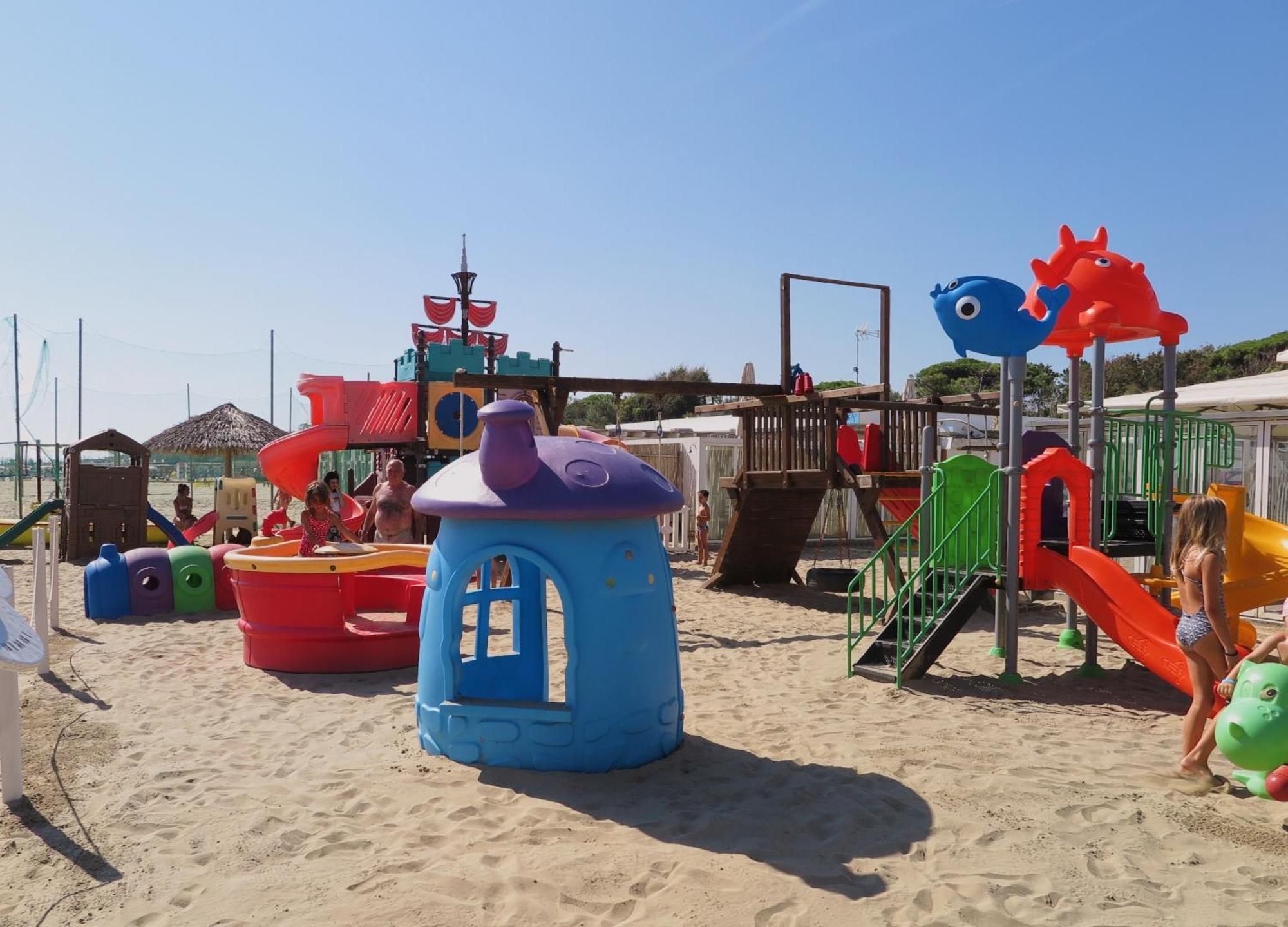 Hotel Commodore Cervia Dış mekan fotoğraf